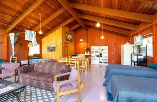 Sterling Cabin | Spacious Lakefront Cabin for Groups-Sleeps 6, Kitchen, Stained Glass Charm