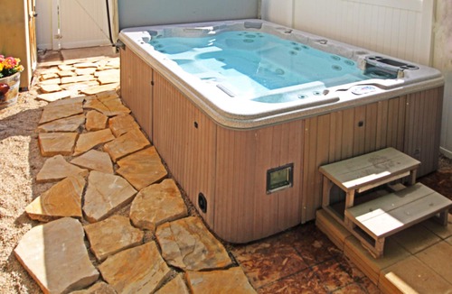 Herriman House | Spacious, Luxury, Centrally Located RETREAT! Sleeps 25 Sanitized!