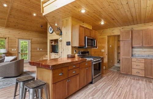 Greenwood Ski Chalet | Spacious Maine Mountain Escape – Sleeps 15, Hot Tub, Ping Pong & Trails