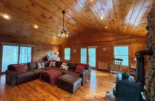 Naples Cabin | Spacious Naples Retreat Near Sebago
