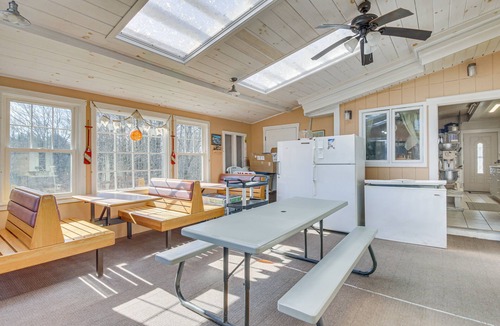 Bristol House | Spacious Round Pond House w/On-Site Trail Access!