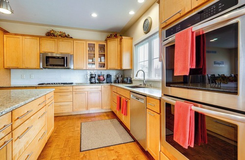 Northeast South Bend House | Spacious South Bend Home - Walk to Notre Dame!