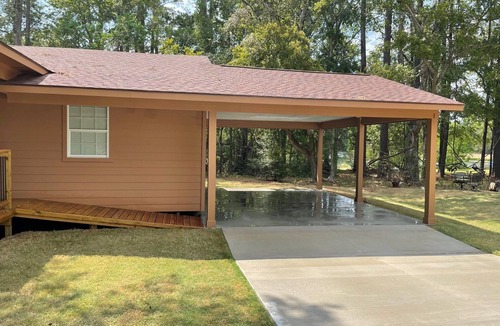 Willis Cabin | Spacious Studio Style Cabin by Small Lake