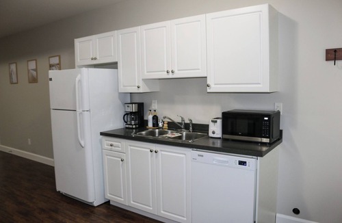 Kamloops House | Spacious Suite