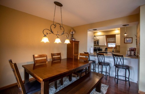 Ellicottville House | SPACIOUS TOWNHOME, GREAT SLOPE VIEWS - PERFECT FOR YOUR OUTDOOR GETAWAY!
