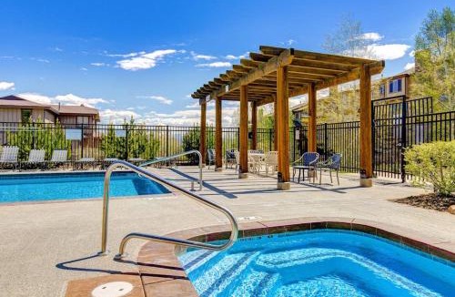 Bear Hollow Village House | Spacious Townhouse with Private Hot Tub & Shared Pool - Near Ski Resort