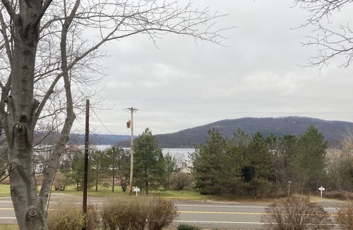 Hammondsport House | Spacious, Updated Home with Bluff-views on Keuka's Wine Trail