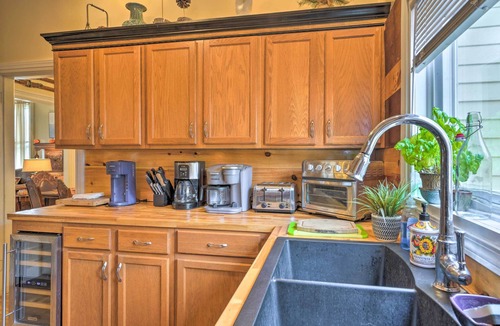 Ellicottville Cottage | Spacious Victorian Home 1/4 Mi to Holiday Valley!