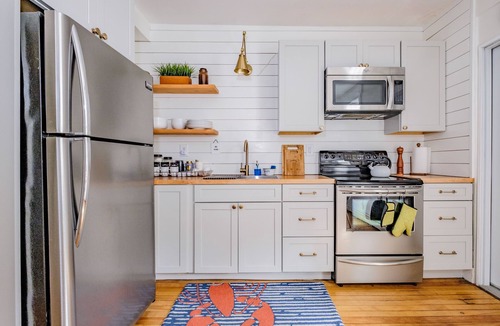 West End House | Spacious West End Retreat, Walk Everywhere, Prime Portland Location