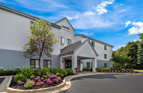 Bryant Pattengill East Hotel | Spark By Hilton Ann Arbor South