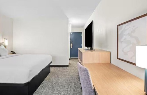 Grain Valley Hotel | Spark by Hilton Grain Valley Kansas City