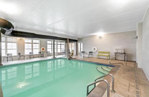 South Portland Hotel | Spark by Hilton Portland Airport Maine Mall