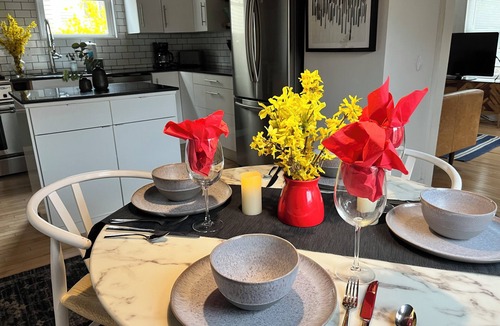 Yarmouth House | Sparrowhawk House NE style Farmhouse Walkable to Town, Near Portland