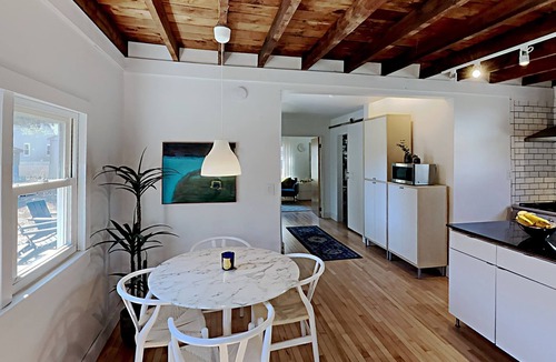 Yarmouth House | Sparrowhawk House NE style Farmhouse Walkable to Town, Near Portland