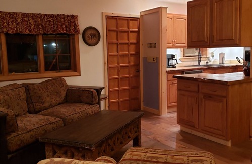 Lake George Cabin | SPECTACULAR 100 MILE VIEW ON 46 ACRES! 1 mile to stores/4 miles to Lake George.