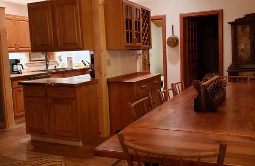 Lake George Cabin | SPECTACULAR 100 MILE VIEW ON 46 ACRES! 1 mile to stores/4 miles to Lake George.