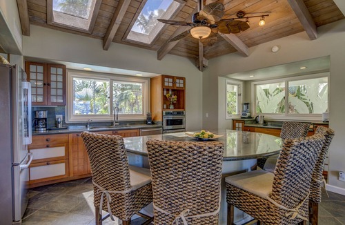 Napili House | Spectacular Ocean View. Close to Beaches & Shopping Plaza. Large Pool & Spa