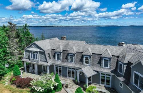 Georgetown House | Spectacular oceanfront retreat with amazing views, sunroom & washer/dryer