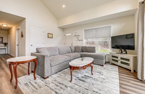 Town of Jerusalem House | Spectacular Sunrise Views! Quiet Keuka Lake Escape