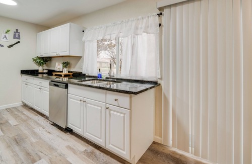 Grand Prairie House | Sports Fan Grand Prairie Base for Families!