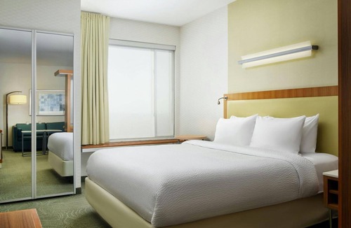 Moosic Hotel | SpringHill Scranton | King w/Sofa | Firepit Nights, Pool Time | 2 Units