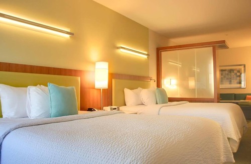 Moosic Hotel | SpringHill Scranton | Queen w/Sofa | Universities, Casino, I-81 Easy