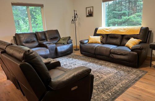 Bear Creek Cabin | Spruce woods lookout apartment on Seward highway