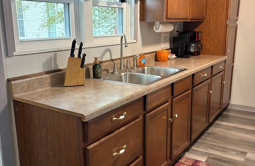Beach City House | Stagecoach House. Right at the gateway to Ohios Amish Country.