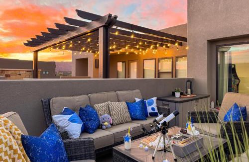 St. George Villa | Stargazer – Luxury Condo, Rooftop Views, Private Hot Tub