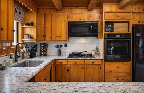 Coudersport Cabin | Stargazing Cabin | Hot Tub + Game Room + 85 Acres