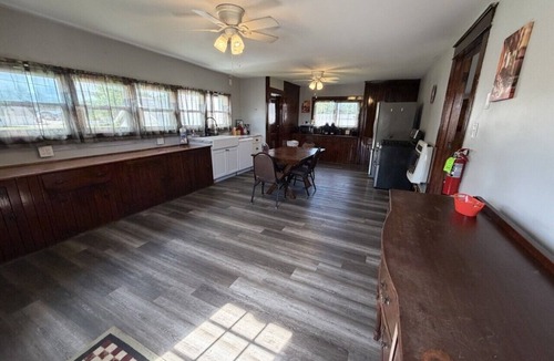 Geneva-on-the-Lake House | Stately Strip Home | Pets OK | Walk to Winery