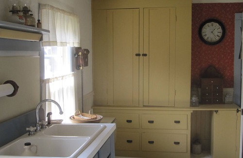Jamestown House | Stay in an authentic 1823 post-and-beam framed Federal style rural farmhouse.