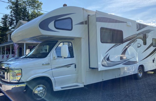 East Corinth House | Stay in Maine RV Freedom