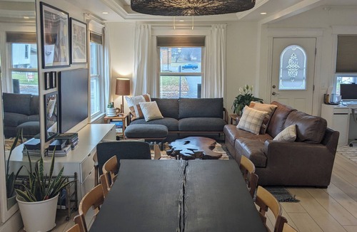 Batavia House | Stay in the Heart of Batavia- 4BR Victorian Home