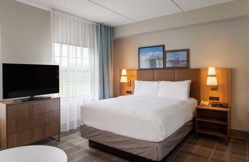 West Seneca Hotel | Staybridge Suites West Seneca by IHG