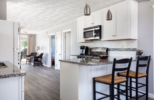 Narragansett House | Steps to Beach, Ocean Views, Sleeps 13