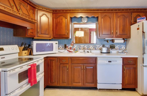 Mayville Cottage | Steps to Chautauqua Lake! Mayville Haven w/Patio
