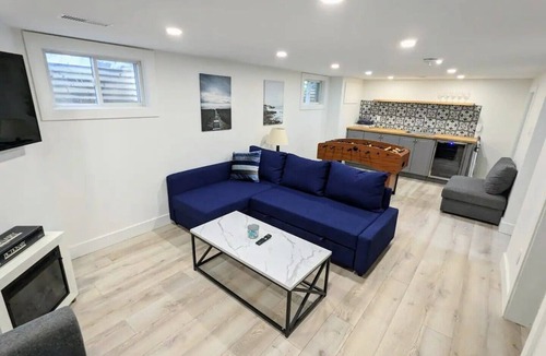Port Weller House | Steps to Sunset Beach Wine Country + Falls Access Pet‑Friendly Retreat
