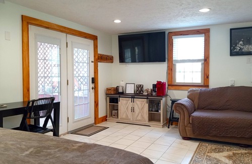 Turkey City Cottage | Stone Cottage- Double Suite with Hot Tub