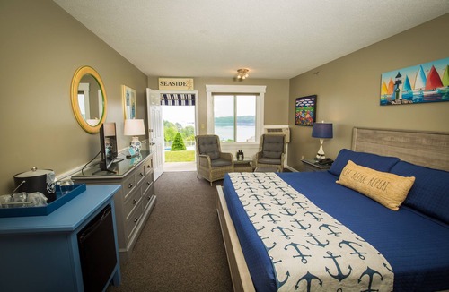 Glen Cove Hotel | Strawberry Hill Seaside Inn