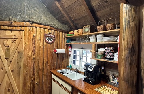 Coudersport Cabin | Streamside Log Cabin Cherry Springs Stargazing