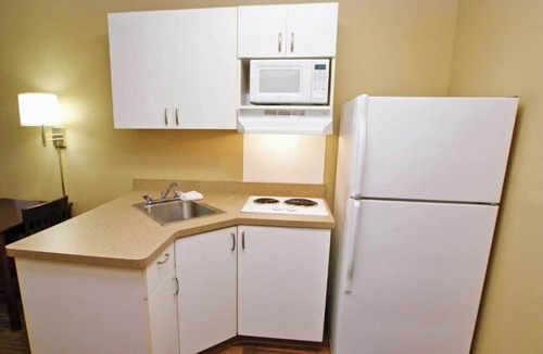 Amherst Apartment | Studio 6 Buffalo|Cozy 2 Full Beds,Nsmk|Kitchen