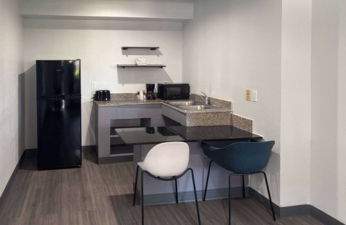 Las Colinas Hotel | Studio 6 Irving, TX – DFW North