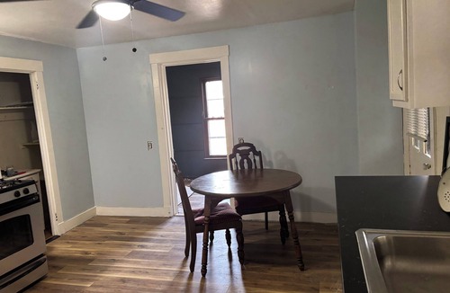 Bellevue Apartment | Studio Apartment Near Downtown & Draft – Free Parking
