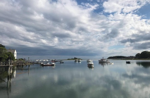 Cape Porpoise Apartment | Studio apartment with harbor views