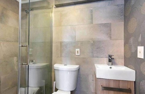 Bay Village Apartment | Studio Awaits Your Next Stay!