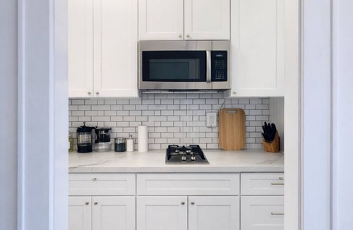 East Avenue Apartment | Studio Downtown+HighFalls+Kitchen+TV+Unity Pet