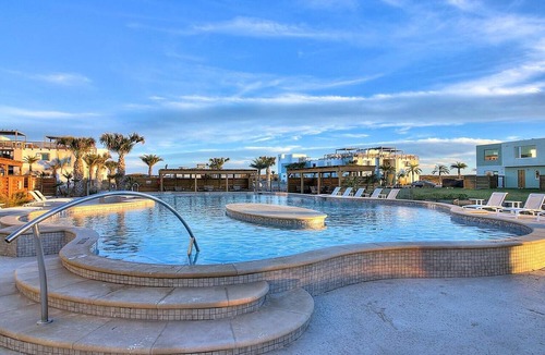 Corpus Christi Apartment | Studio-Full Kitchen w/Private Walkable Beach Access
