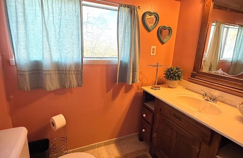 Turners House | Studio with incredible view minutes from the mall!