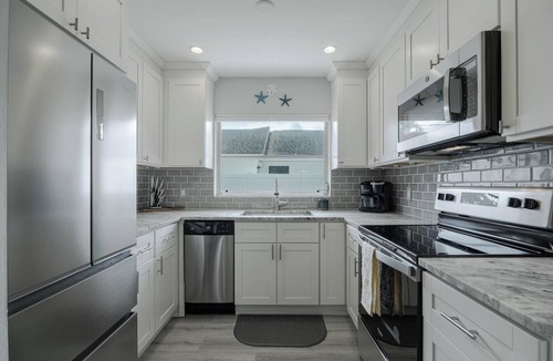 Naples Park Villa | Stunning 2BR Villa, 10min to Beach, a Perfect Getaway!